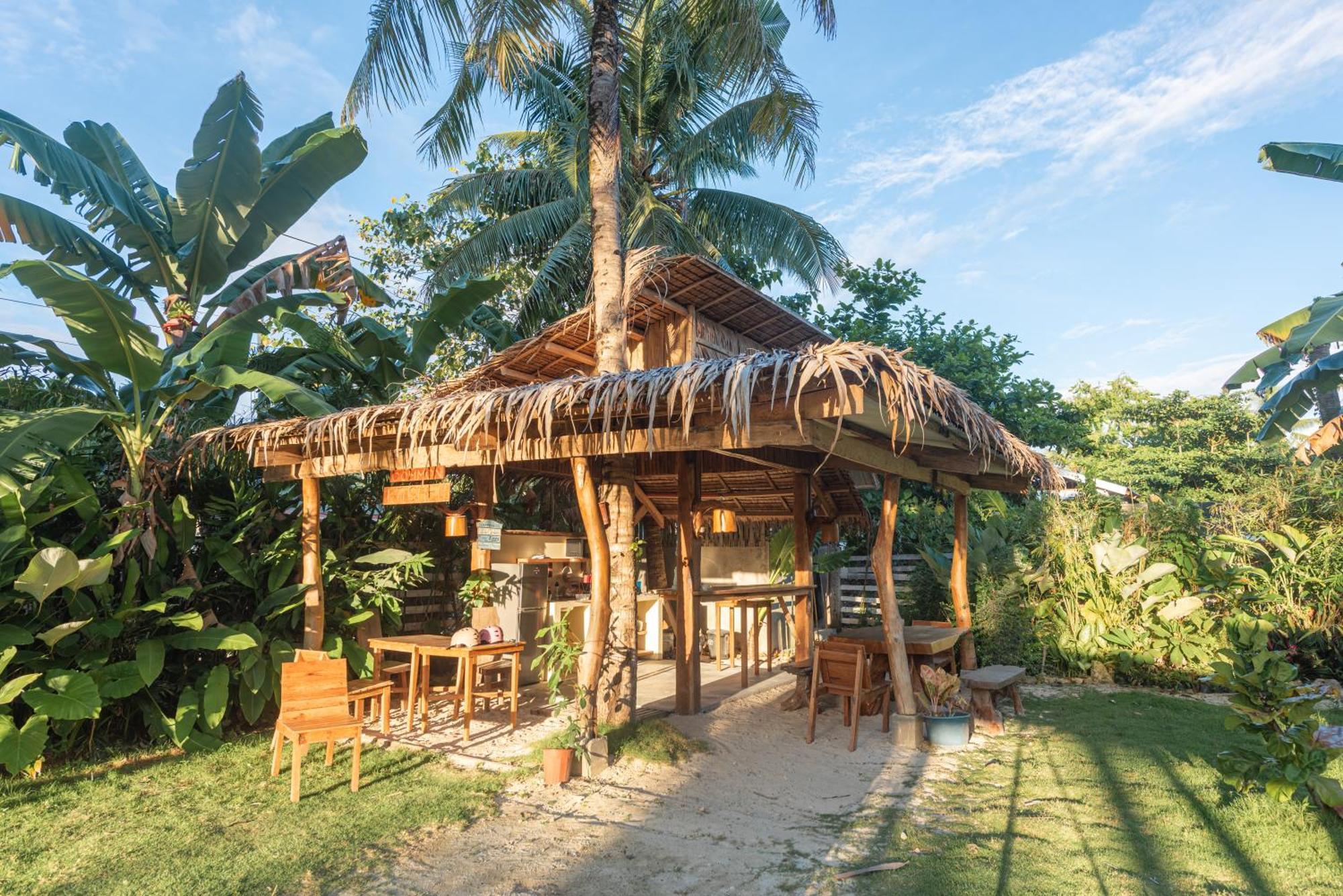 Camanolo Homestay 제너럴 루나 외부 사진
